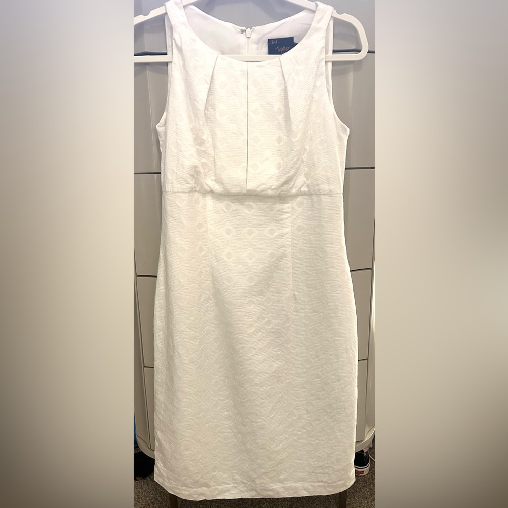 Just Taylor white sheath dress size 4